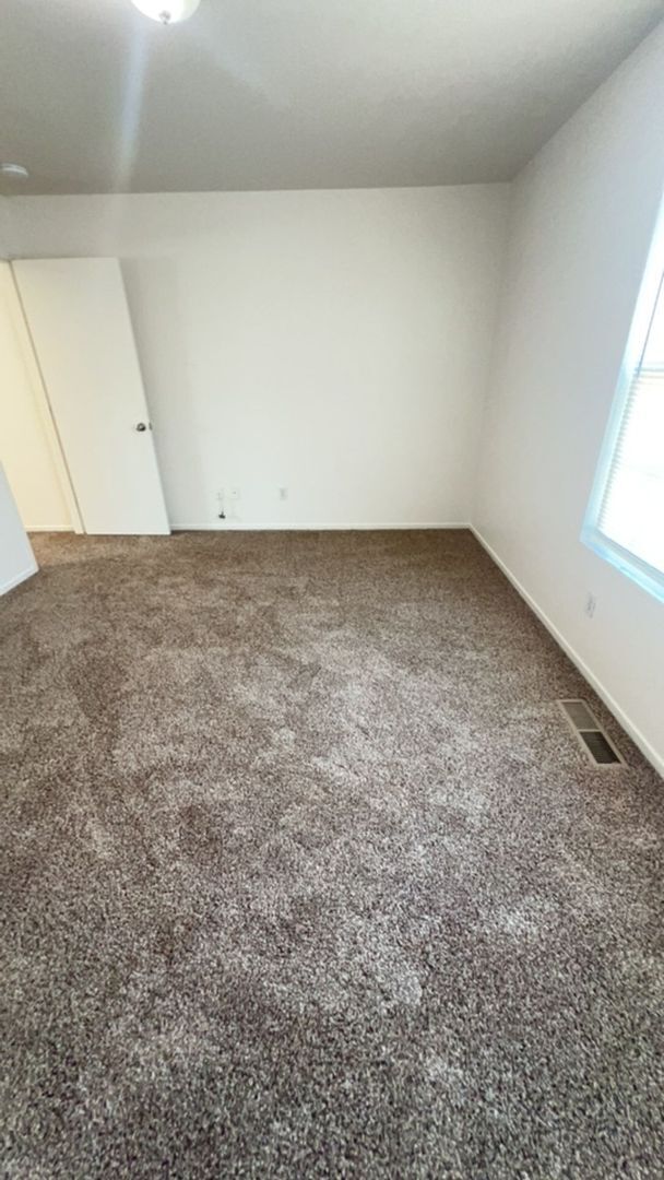 Building Photo - 3749 Compass Pointe Ave