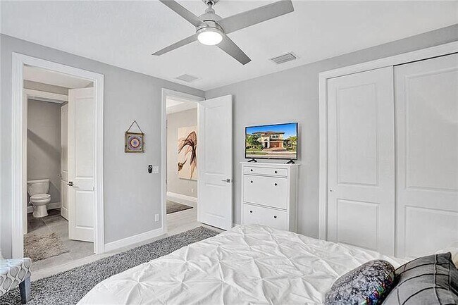 Building Photo - 11720 Waterway Cir