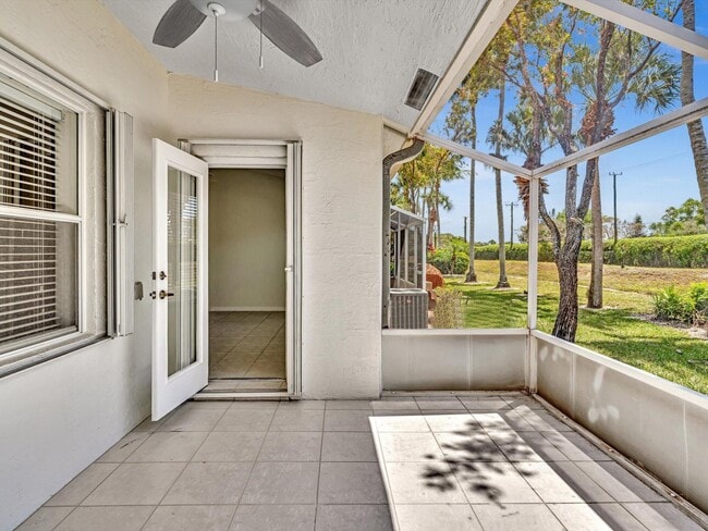 Building Photo - 6094 Lake Hibiscus Dr