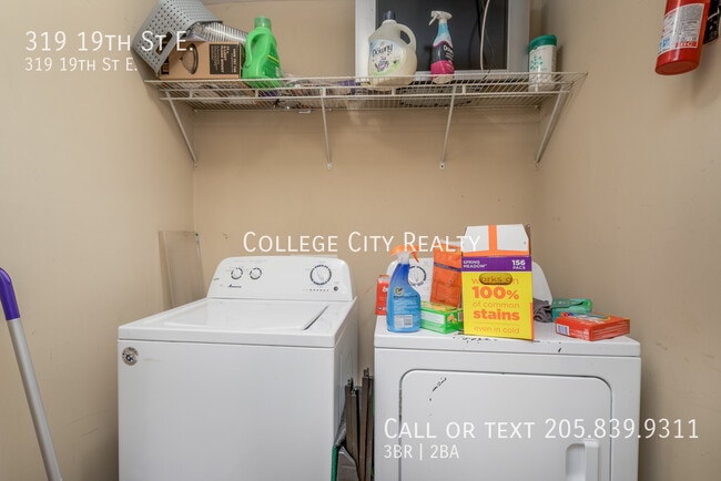 Building Photo - 319 19th St E