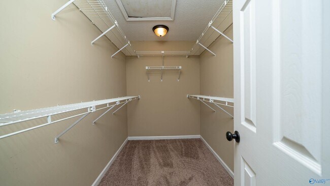 Building Photo - 221 Stone Valley Dr