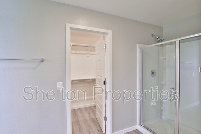 Building Photo - 18787 W Yucatan Dr
