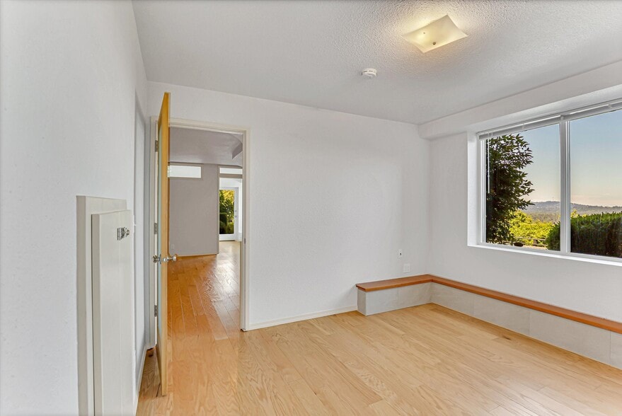 Building Photo - 17642 Upper Cherry Ln