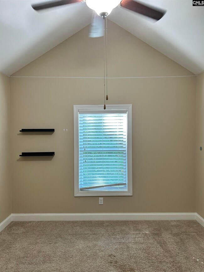 Building Photo - 105 High Bluff Ln