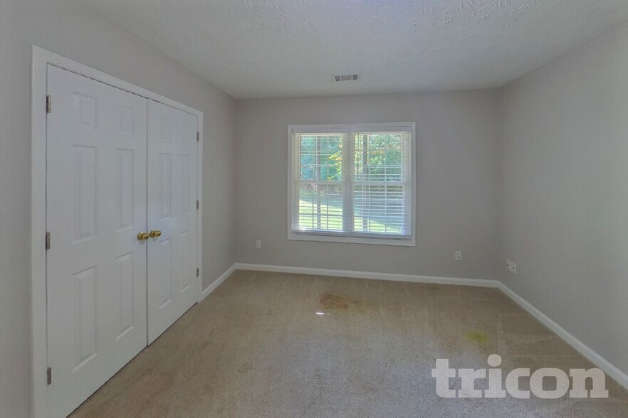 Building Photo - 806 Board Walk Ct
