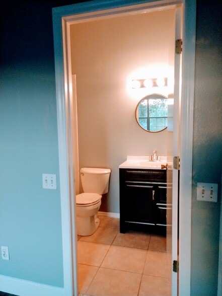 Building Photo - 211 Countryside Key Blvd