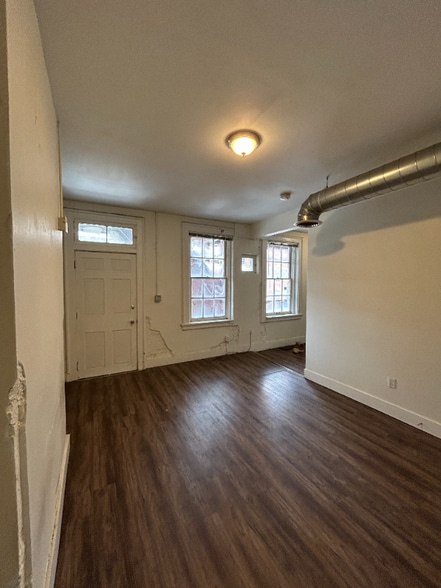 Building Photo - 1818 Logan St