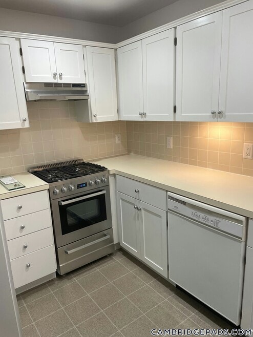 Building Photo - 32 Healey St