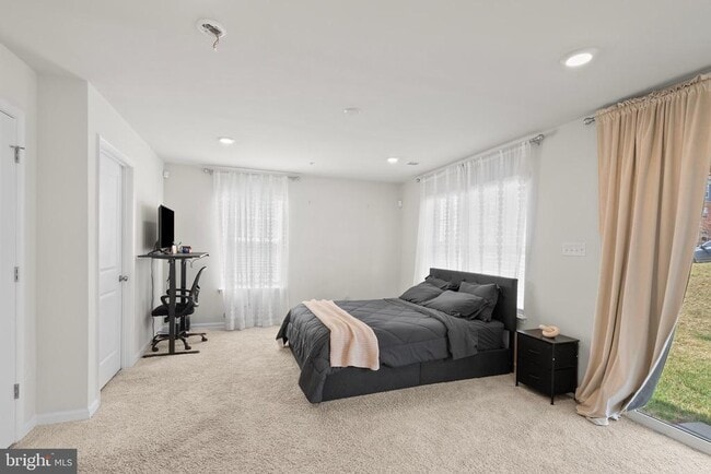 Building Photo - 9715 Summerton Dr