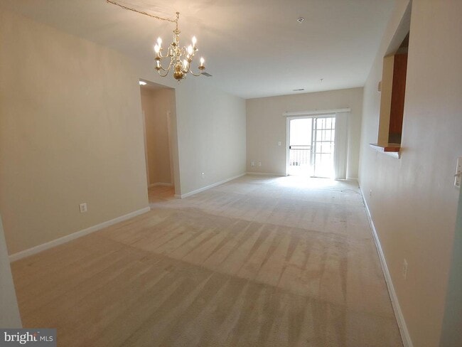 Building Photo - 2610 Chapel Lake Dr