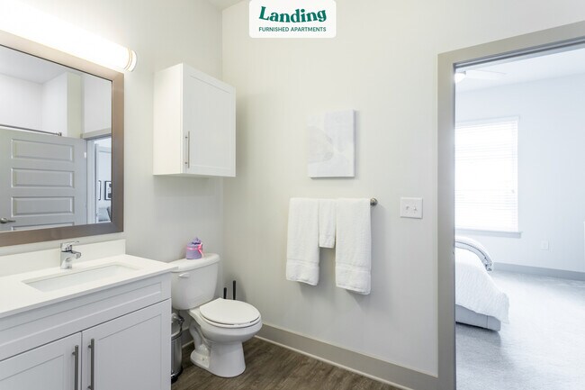 Building Photo - 905 Kenilworth Ave