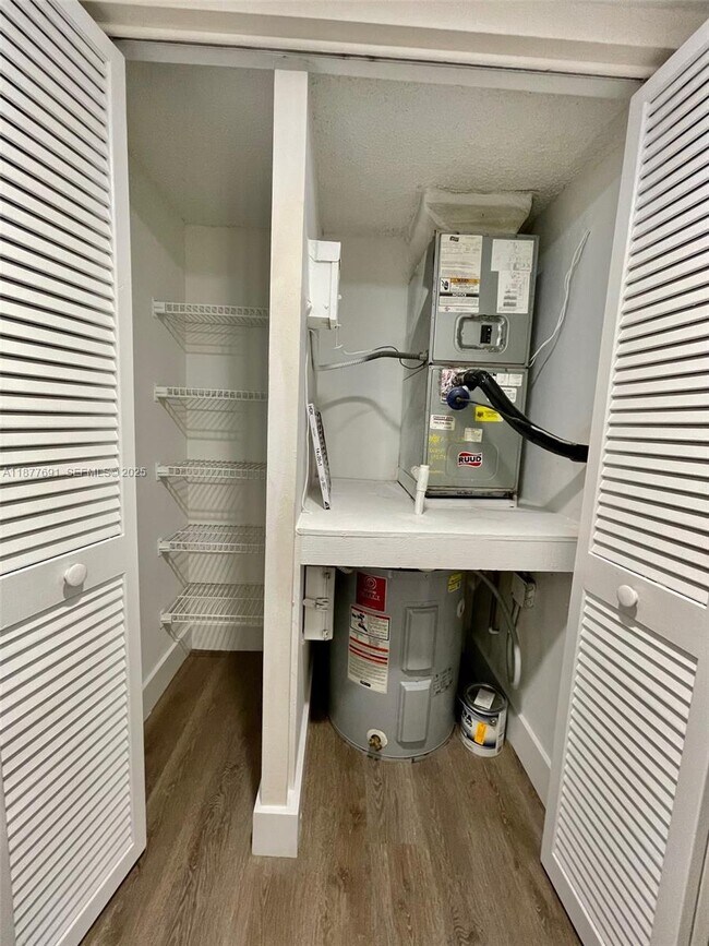 Building Photo - 8251 SW 157th Ave