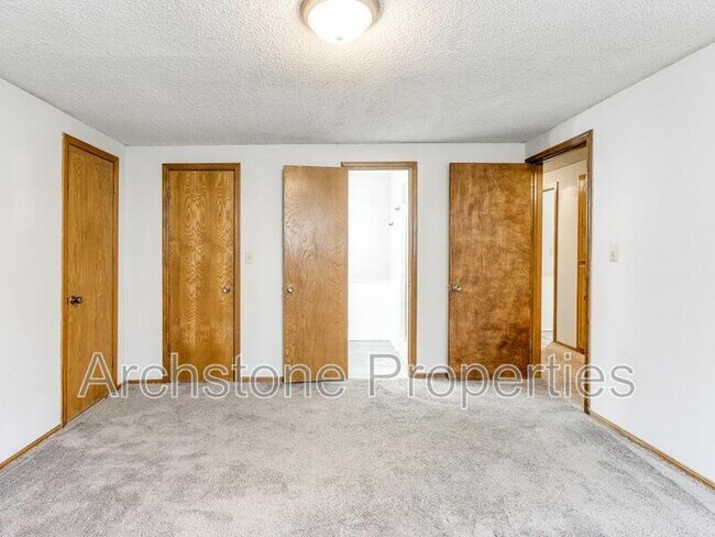 Building Photo - 2524 Boxwood Ave