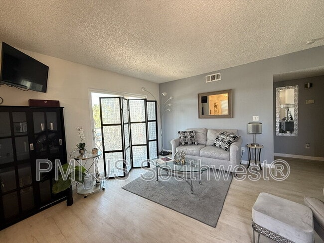Building Photo - 1280 Mohave Dr