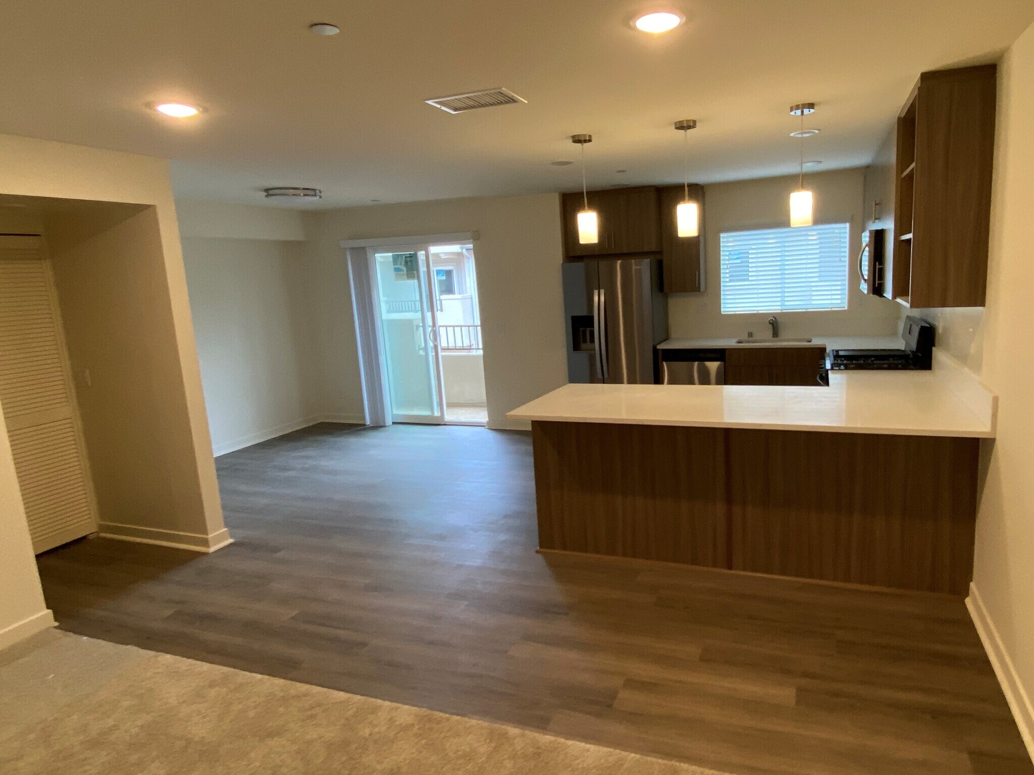 Building Photo - 9942 Buena Vista Ave