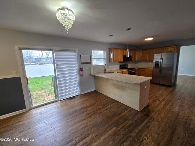 Building Photo - 18 4th Ave