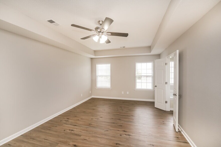 Building Photo - 7310 Green Ash Dr