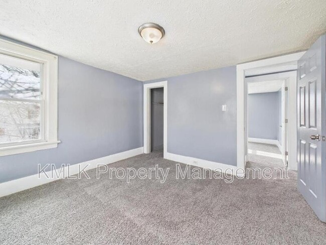 Building Photo - 594 Columbia Ave