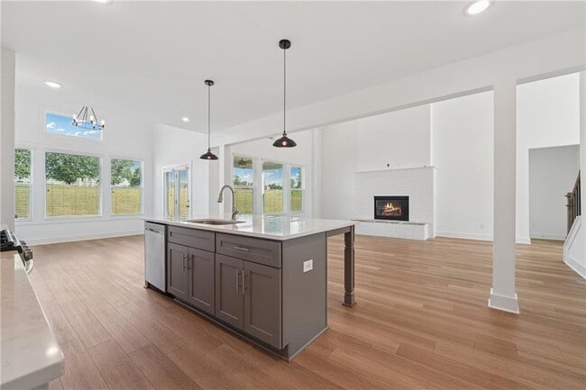 Building Photo - 2049 Chestnut Oak Trl