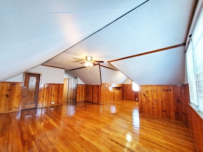 Building Photo - 3 Bed - 2 Full Bath Cape Cod for Rent!