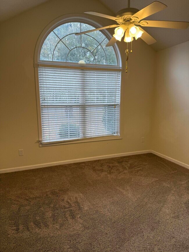 Building Photo - 2980 Kaempfer Cir