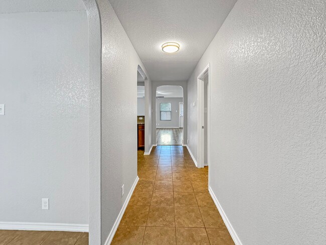 Building Photo - 1826 Strawhouse Way