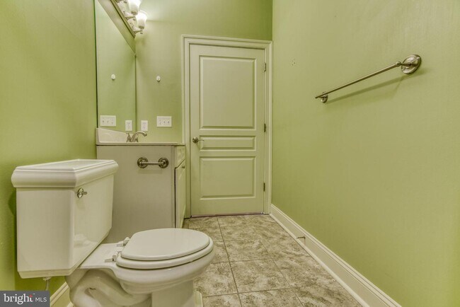 Building Photo - 1320 Race St