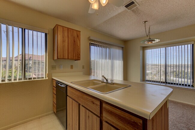 Building Photo - Great views from this 2X2 Montana Terrace ...