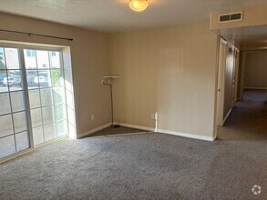 Building Photo - Ground Floor 3 Bedroom Condo