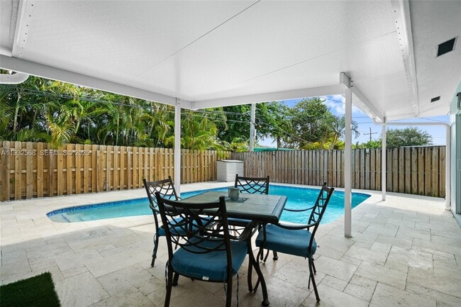 Building Photo - 251 SE 7th St