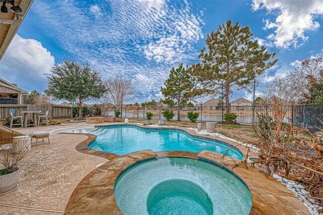 Building Photo - 619 Cypress Creek Ln