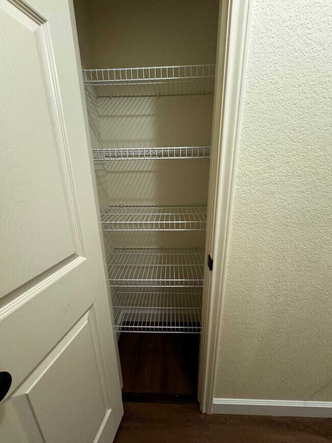 Linen Closet - 1709 Lost Maples Loop