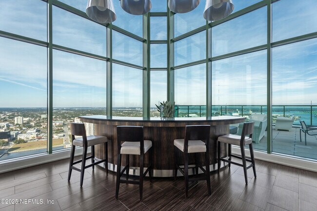 Building Photo - 1431 Riverplace Blvd