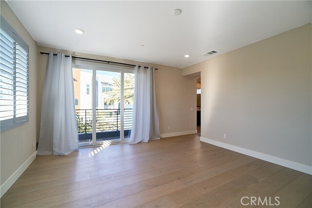 Building Photo - 6 Transport