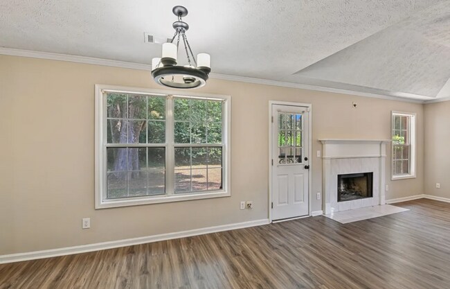 Building Photo - 393 Forest Park Dr