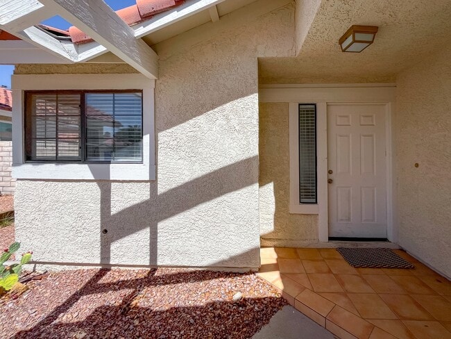 Building Photo - 8423 Palmada Dr