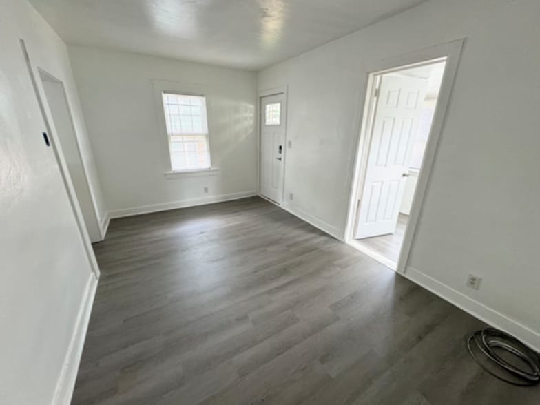 Building Photo - 205.5 N Nanticoke Ave