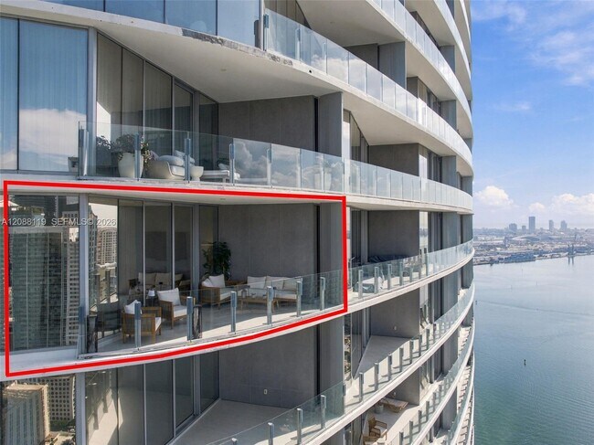 Building Photo - 300 Biscayne Blvd Way