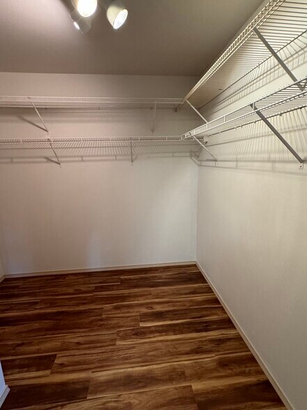 Master Closest - 5603 136th St SE