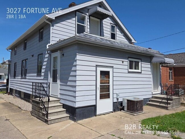 Building Photo - 3027 Fortune Ave