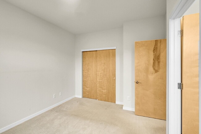 Building Photo - $2,895.00, 3 bedrooms, 3.5 baths, located ...