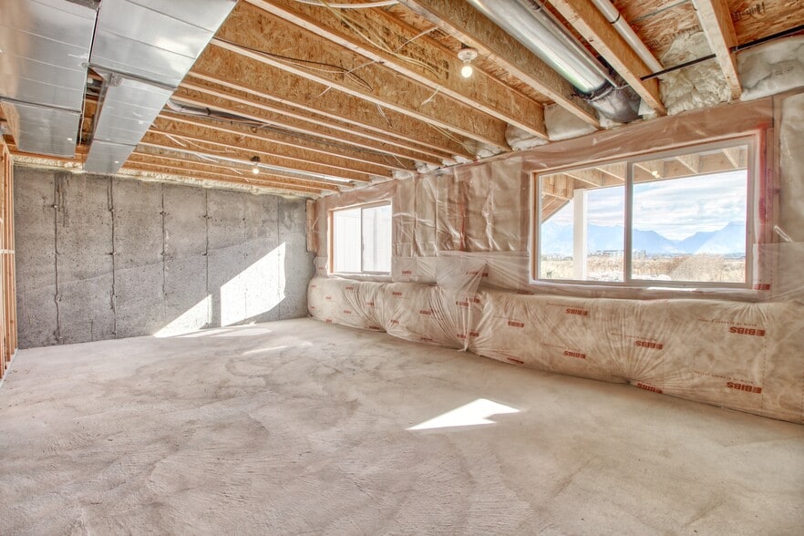 Unfinished basement perfect for storage - 2020 N 3830 W