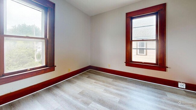 Building Photo - 2295 11th St SW