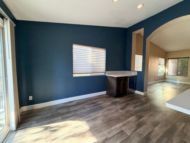 Building Photo - Beautifully Remodeled 4 Bedroom, 2 Bath Home in Desirable Elk Grove Neighborhood