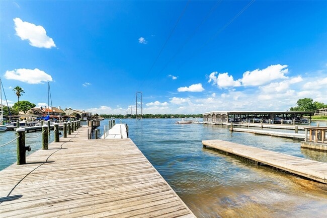 Building Photo - 112 Harbour Town Dr