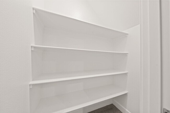 Building Photo - Mountain Views! 3 Bed/2.5 Bath Duplex with Fully Fenced Backyard - Golden Market Lane