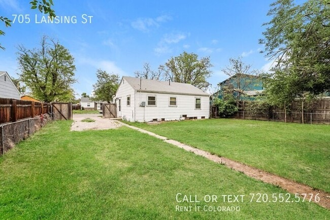Building Photo - 705 Lansing St