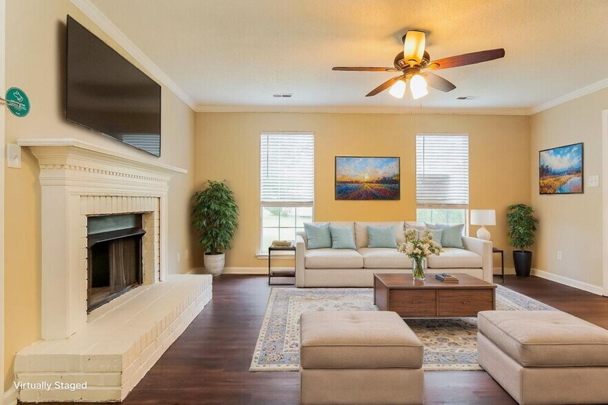 Building Photo - 215 Dolphin Ct