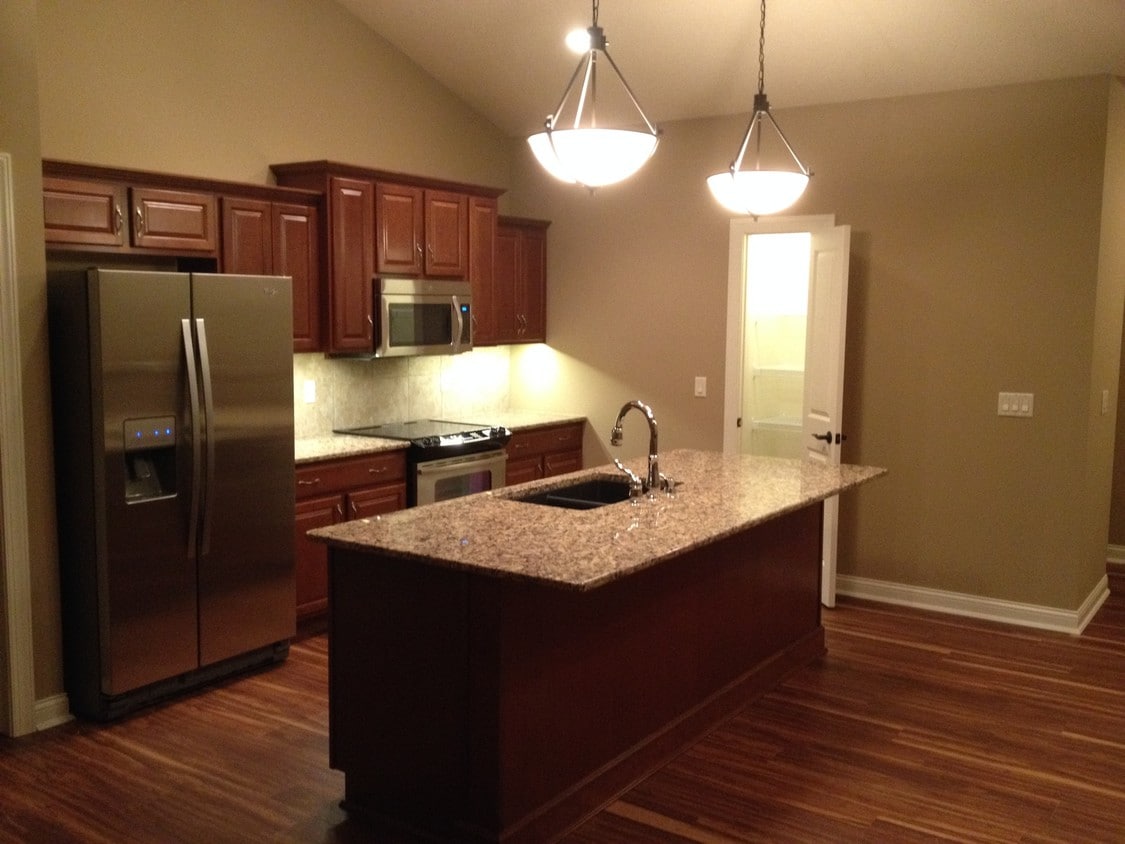 Stainless appliances - 2723 London Drive