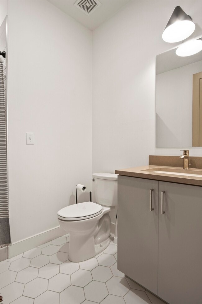 Building Photo - 2347 Hosea L Williams Dr NE